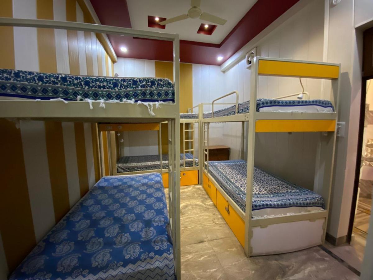 Friends Guest House & Hostel- Near Taj Mahal Agra  Exterior foto
