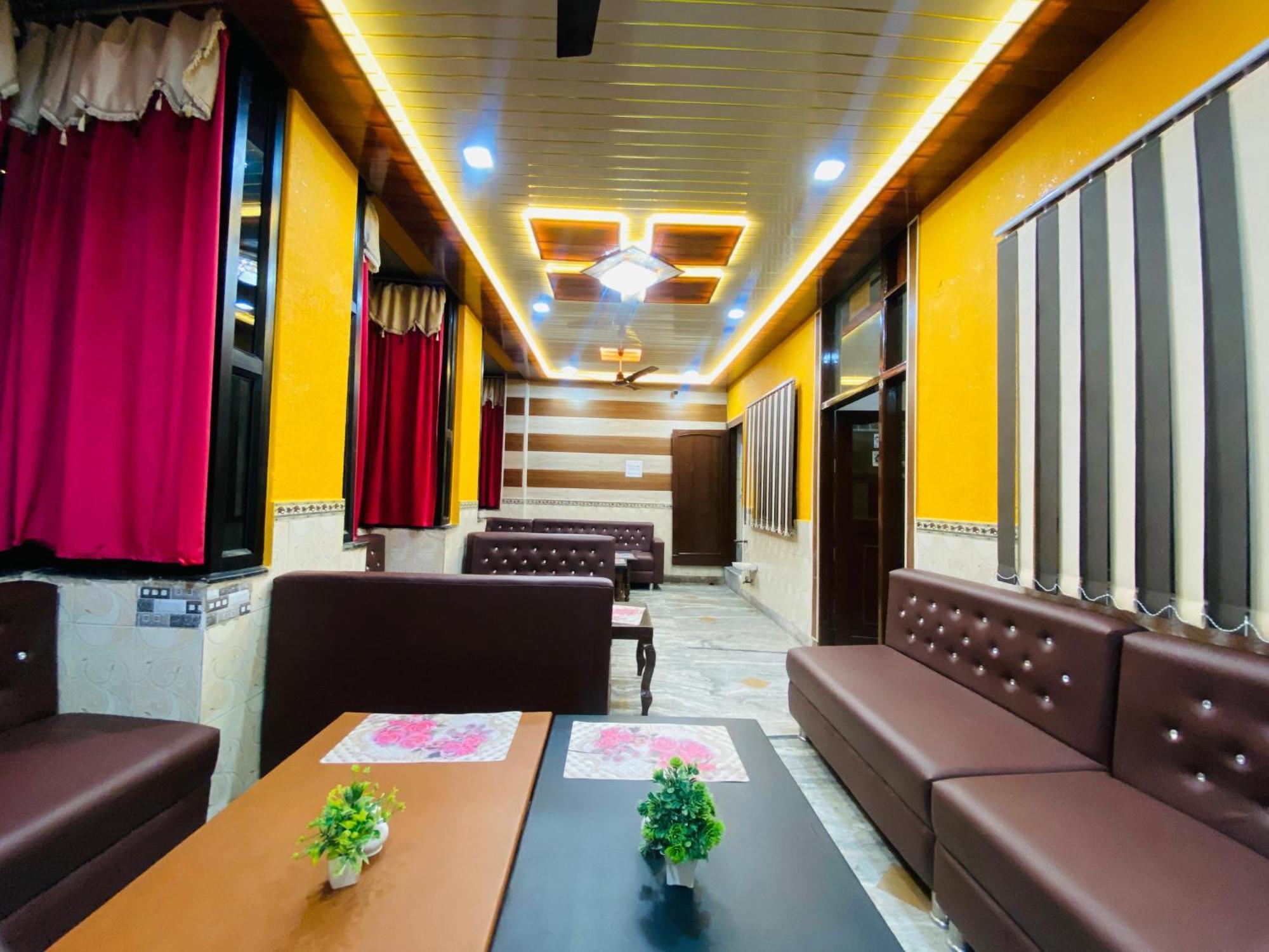 Friends Guest House & Hostel- Near Taj Mahal Agra  Exterior foto