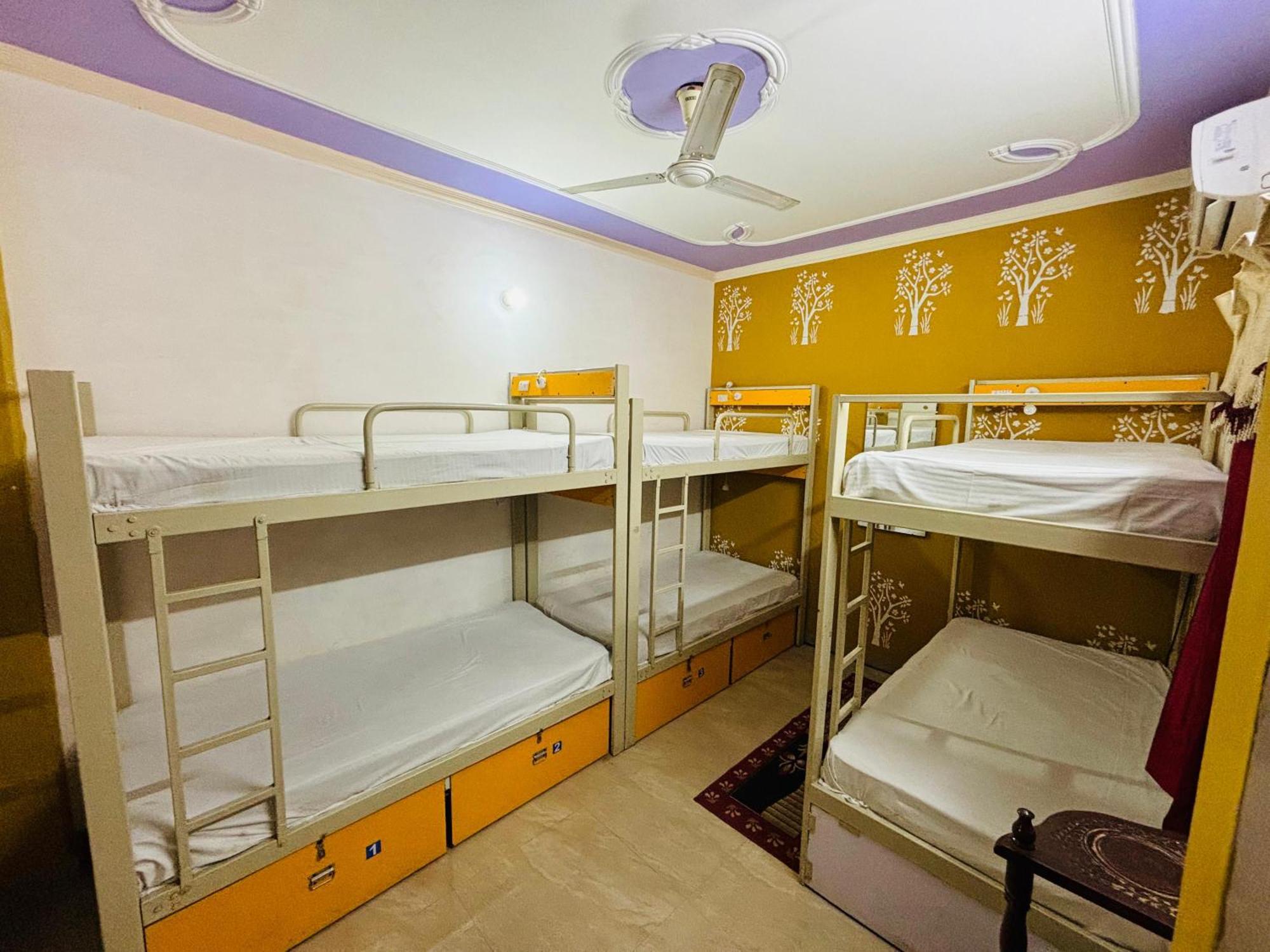 Friends Guest House & Hostel- Near Taj Mahal Agra  Exterior foto